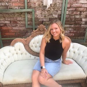 Meet your Posher, Julia